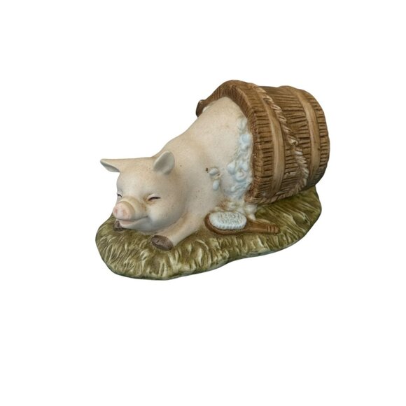 Vintage 1987 Enesco Pig In A Barrel Ceramic Figurine Size L 4" x W 2" x H 2" - Picture 9 of 9
